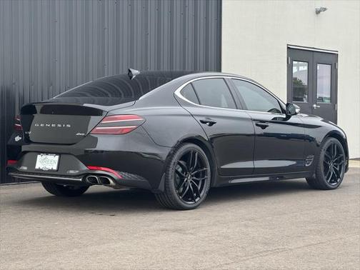 2022 Genesis G70 2.0T AWD