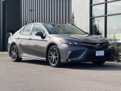 2024 Toyota Camry Hybrid SE
