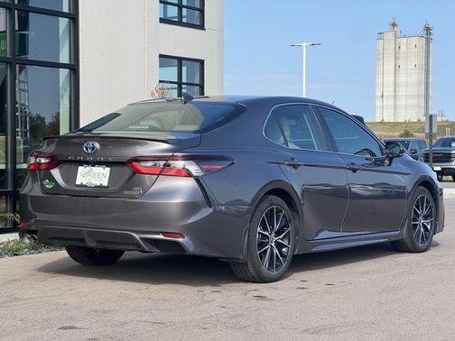 2024 Toyota Camry Hybrid SE