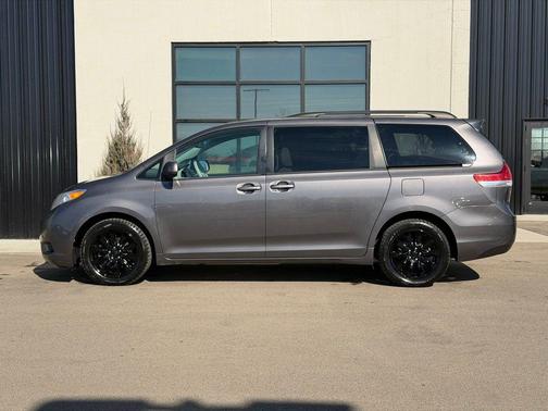 2012 Toyota Sienna LE