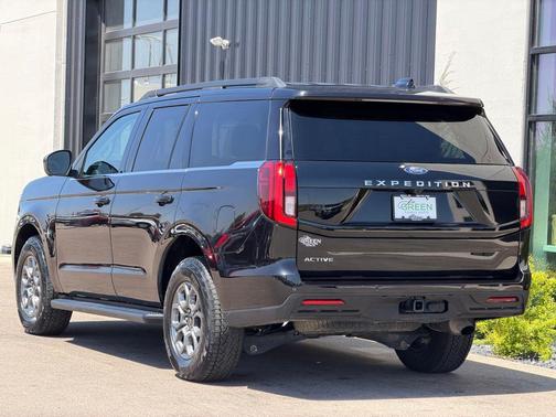 Black Metallic 2025 Ford Expedition Active