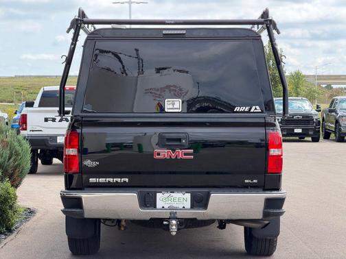 Onyx Black 2017 GMC Sierra 1500 SLE