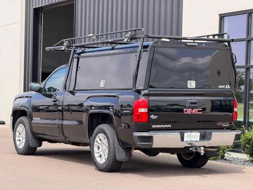 Onyx Black 2017 GMC Sierra 1500 SLE