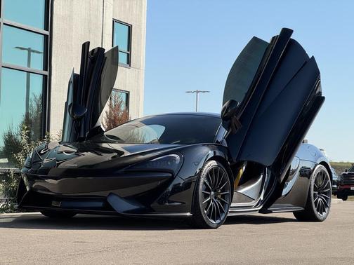 2017 McLaren 570GT Base