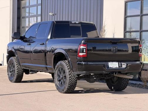 2019 RAM 2500 Laramie Crew Cab 4x4 6'4' Box