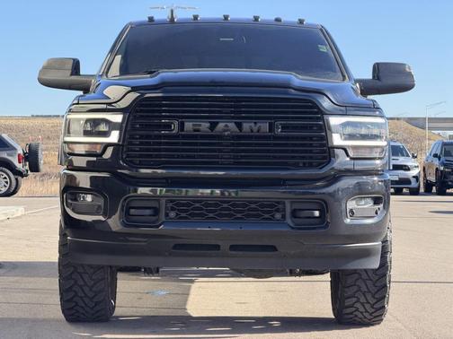 2019 RAM 2500 Laramie Crew Cab 4x4 6'4' Box