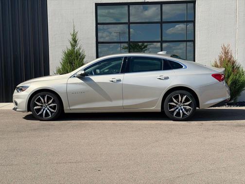 Champagne Silver Metallic 2016 Chevrolet Malibu 1LT