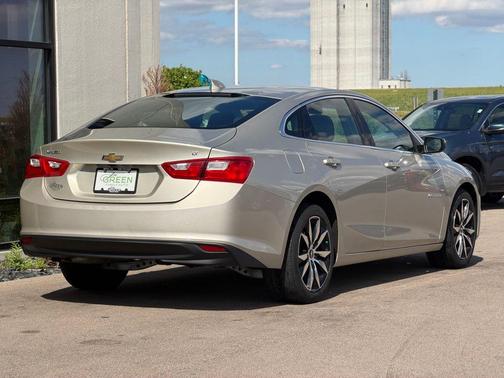 Champagne Silver Metallic 2016 Chevrolet Malibu 1LT