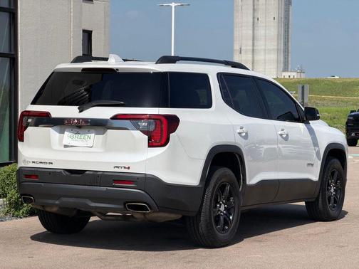White Frost Tricoat 2020 GMC Acadia AWD AT4