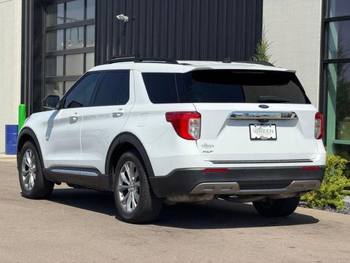 Oxford White 2021 Ford Explorer XLT