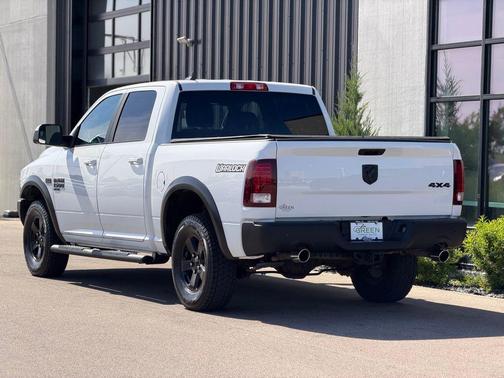 Bright White Clearcoat 2021 RAM 1500 Classic SLT