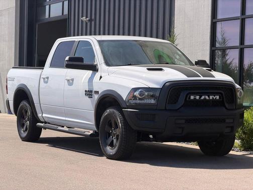 Bright White Clearcoat 2021 RAM 1500 Classic SLT