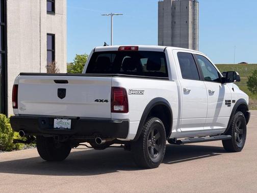 Bright White Clearcoat 2021 RAM 1500 Classic SLT