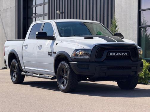 Bright White Clearcoat 2021 RAM 1500 Classic SLT