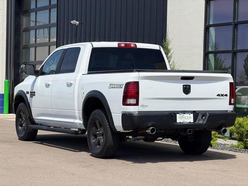 Bright White Clearcoat 2021 RAM 1500 Classic SLT