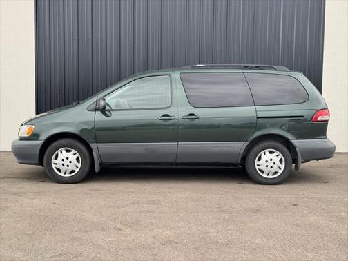 2002 Toyota Sienna XLE