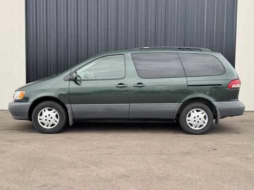 2002 Toyota Sienna XLE