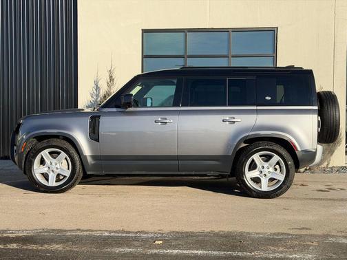 2021 Land Rover Defender 110 SE