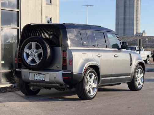 2021 Land Rover Defender 110 SE