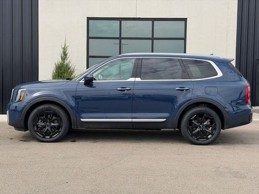 Midnight Lake Blue 2025 Kia Telluride S