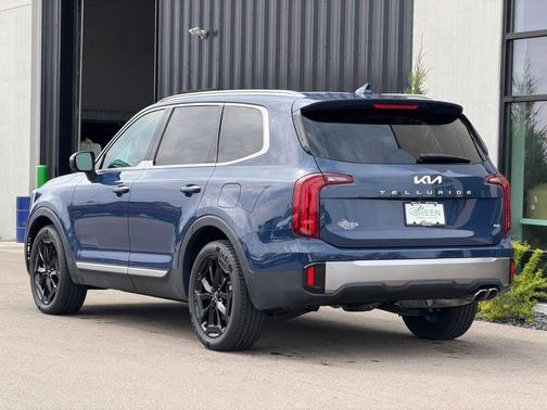 Midnight Lake Blue 2025 Kia Telluride S