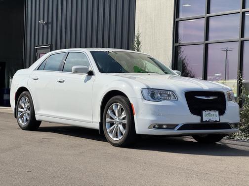 2021 Chrysler 300 Touring