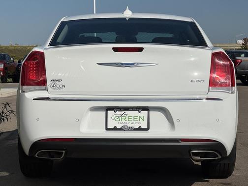2021 Chrysler 300 Touring