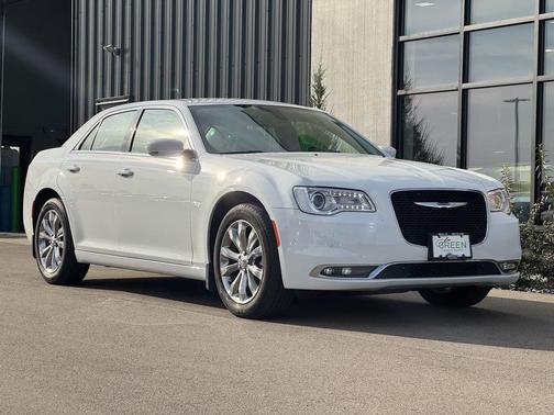 2021 Chrysler 300 Touring