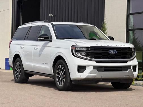 Oxford White 2025 Ford Expedition Platinum