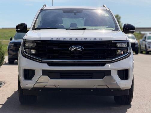 Oxford White 2025 Ford Expedition Platinum