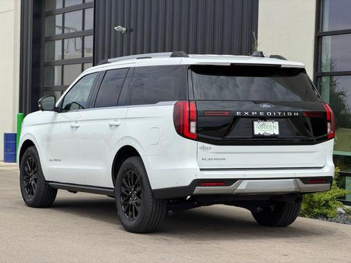 Oxford White 2025 Ford Expedition Platinum