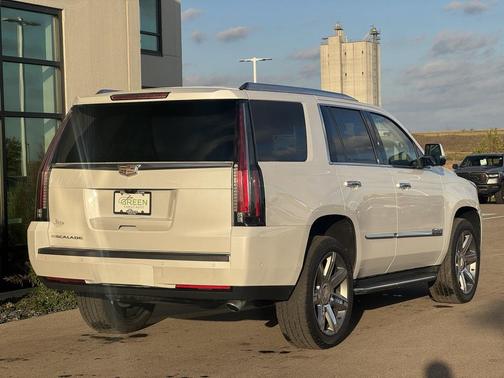 2018 Cadillac Escalade Luxury