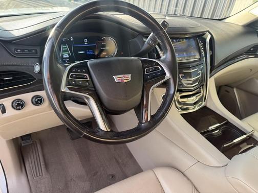2018 Cadillac Escalade Luxury