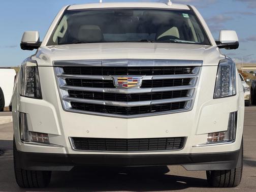 2018 Cadillac Escalade Luxury