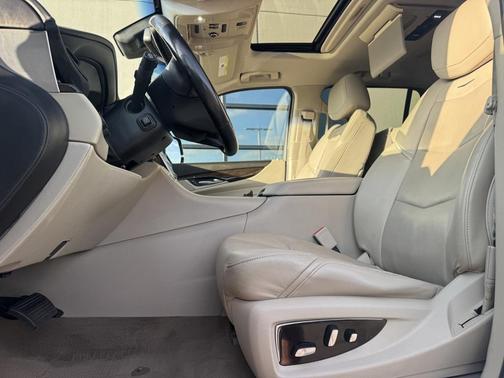 2018 Cadillac Escalade Luxury