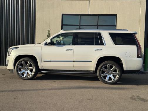 2018 Cadillac Escalade Luxury