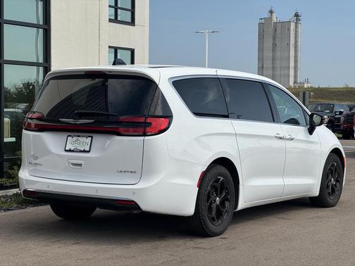 2024 Chrysler Pacifica Limited