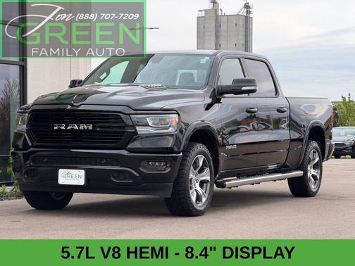 Diamond Black Crystal Pearlcoat 2022 RAM 1500 Laramie