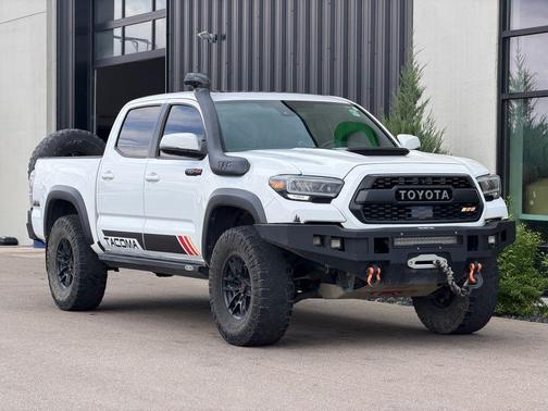 Super White 2020 Toyota Tacoma TRD Pro
