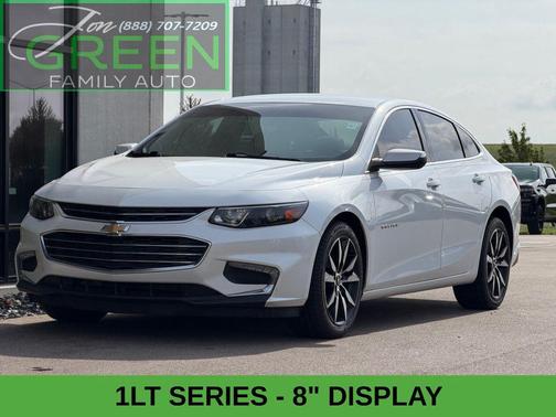 Iridescent Pearl Tricoat 2017 Chevrolet Malibu 1LT