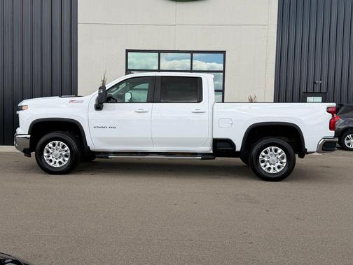 Summit White 2025 Chevrolet Silverado 2500 LT