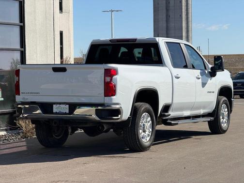 Summit White 2025 Chevrolet Silverado 2500 LT