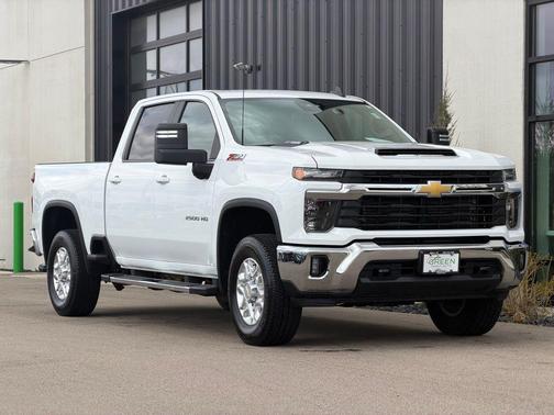 Summit White 2025 Chevrolet Silverado 2500 LT