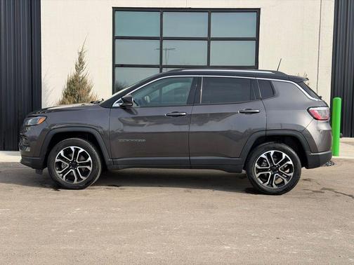 Granite Crystal Metallic Clearcoat 2022 Jeep Compass Limited