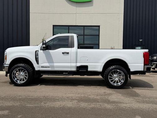 Oxford White 2024 Ford F-350 XL