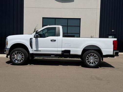 Oxford White 2024 Ford F-350 XL