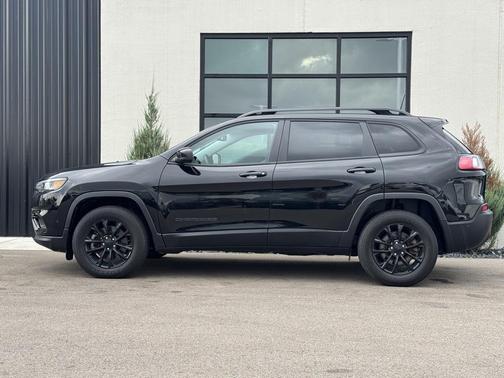 2023 Jeep Cherokee Altitude