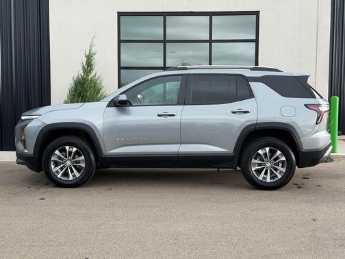 Sterling Gray Metallic 2025 Chevrolet Equinox 1LT