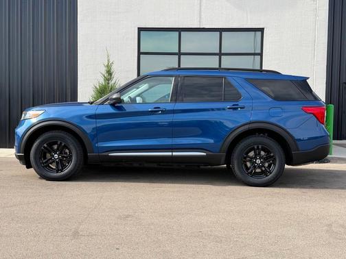 Blue Metallic 2023 Ford Explorer XLT