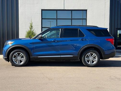 Blue Metallic 2023 Ford Explorer XLT